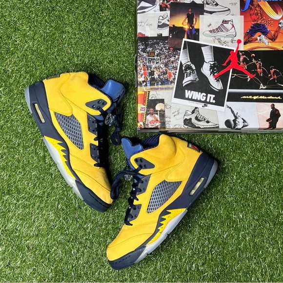 Jordan 5 Michigan, size 10 - Picture 2 of 4